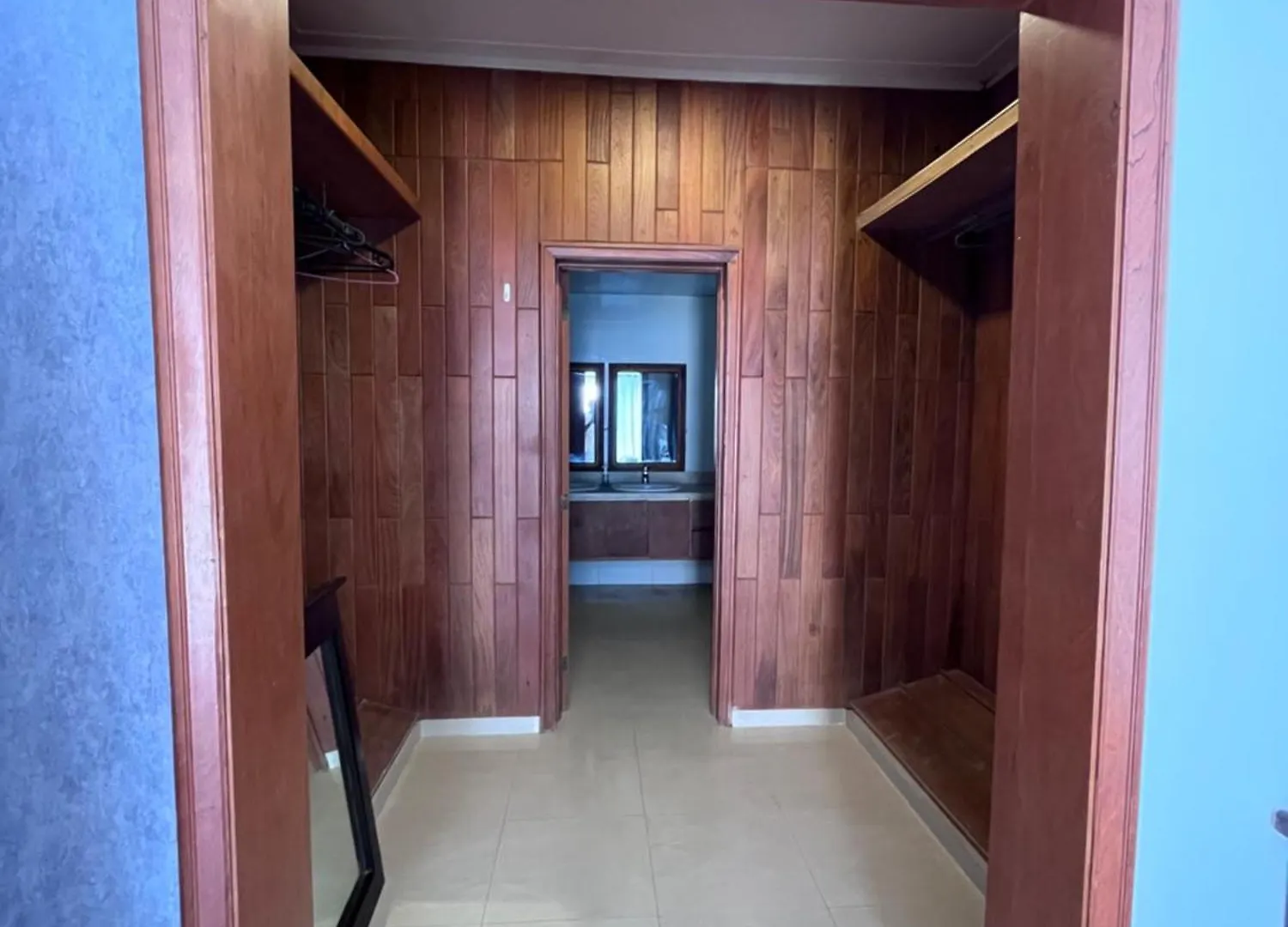 Beachside Private Room & Private Bathroom In Spacious Apartment Пунта-Кана